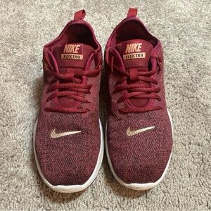 Nike Flex TR9 Burgundy and Gold low top Sneakers size 7.5